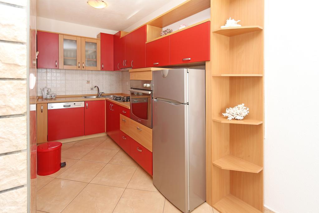 Apartments Emilija Makarska Eksteriør bilde